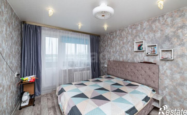 4-комн квартира улица Радионова, 12,  д. 12