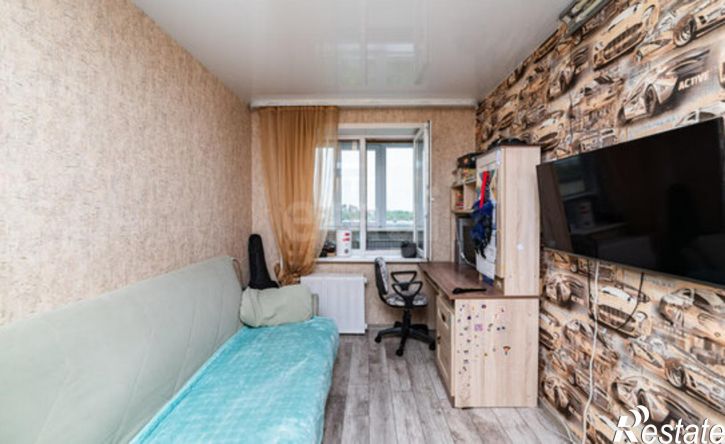 4-комн квартира улица Радионова, 12,  д. 12