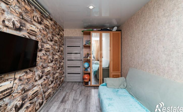 4-комн квартира улица Радионова, 12,  д. 12