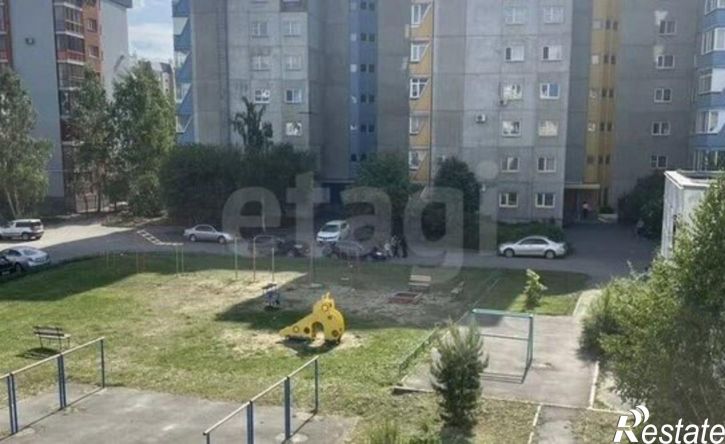 3-комн квартира жилой район Заозёрный, 6-й микрорайон, 14