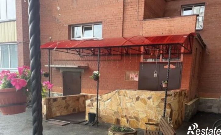 2-комн квартира улица Бурова-Петрова, 62,  д. 62
