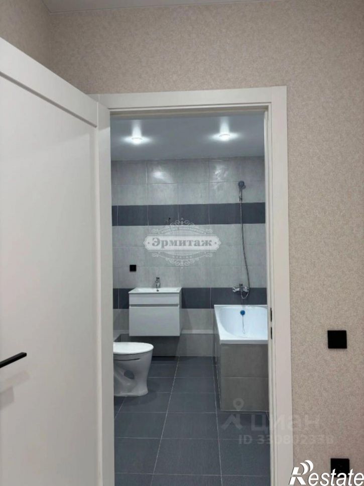 3-комн квартира жилой район Заозёрный, 13-й микрорайон, 4
