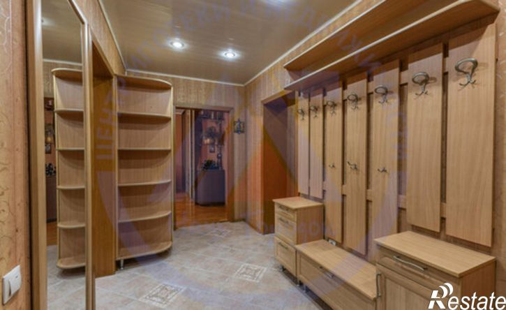 3-комн квартира улица Карельцева, 56,  д. 56