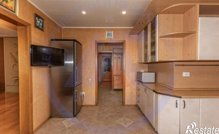 3-комн квартира улица Карельцева, 56,  д. 56