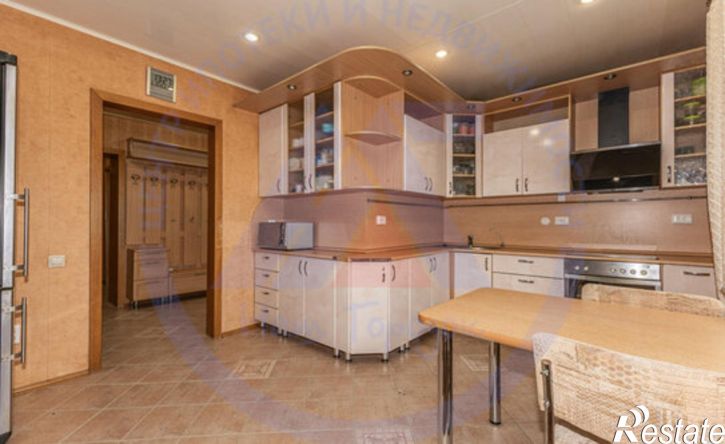 3-комн квартира улица Карельцева, 56,  д. 56