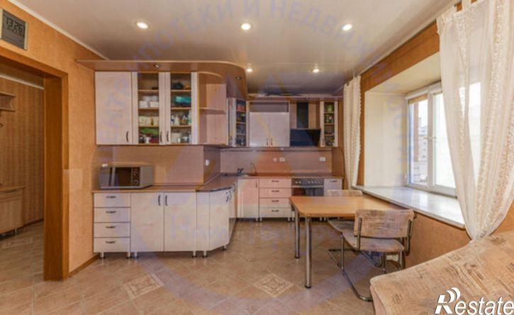 3-комн квартира улица Карельцева, 56,  д. 56