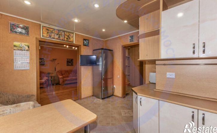 3-комн квартира улица Карельцева, 56,  д. 56