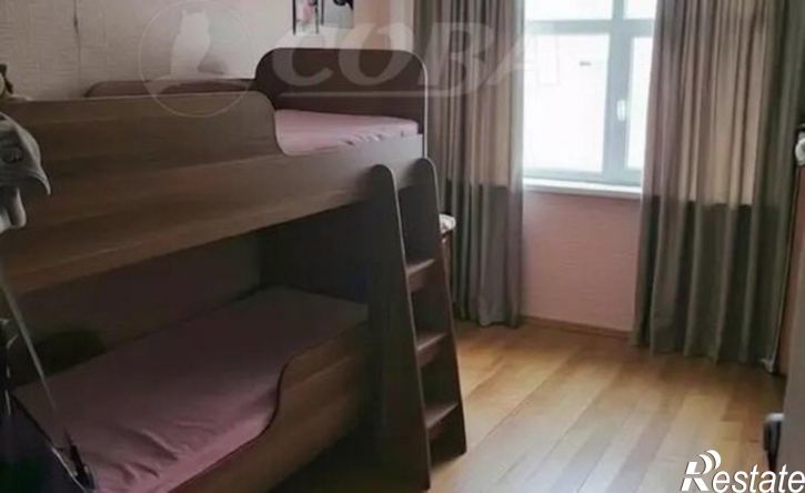 3-комн квартира проспект Конституции, 57,  д. 57