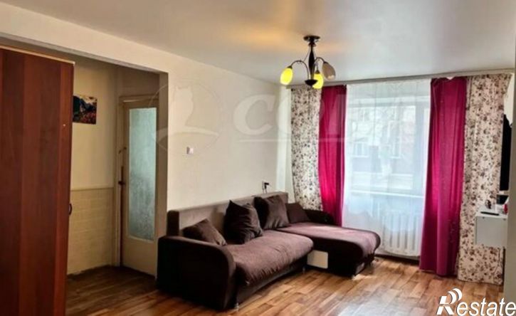 3-комн квартира проспект Конституции, 40,  д. 40