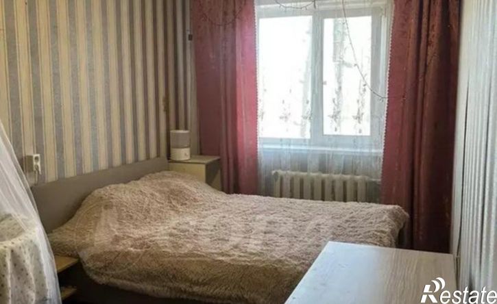 3-комн квартира проспект Конституции, 40,  д. 40