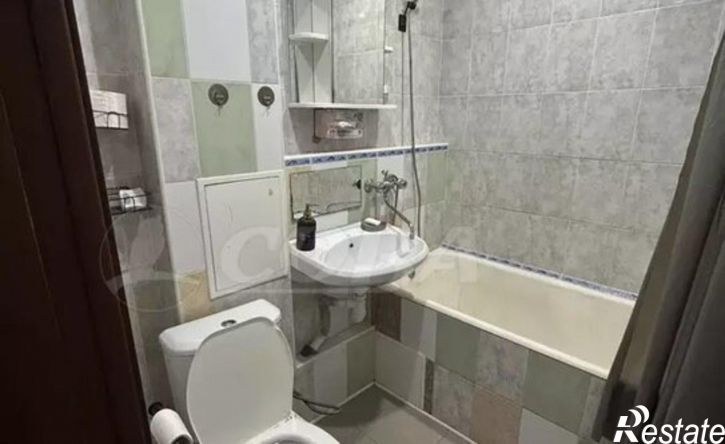 3-комн квартира проспект Конституции, 40,  д. 40