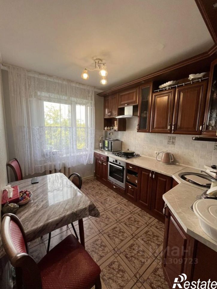 4-комн квартира улица Карельцева, 109,  д. 109