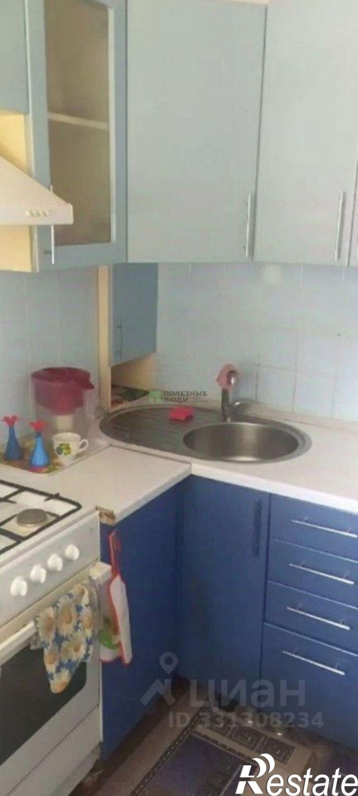 3-комн квартира пр-кт Конституции, 50,  д. 50