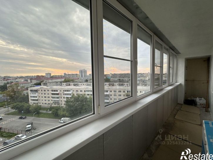 4-комн квартира ул Бурова-Петрова, 1,  д. 1