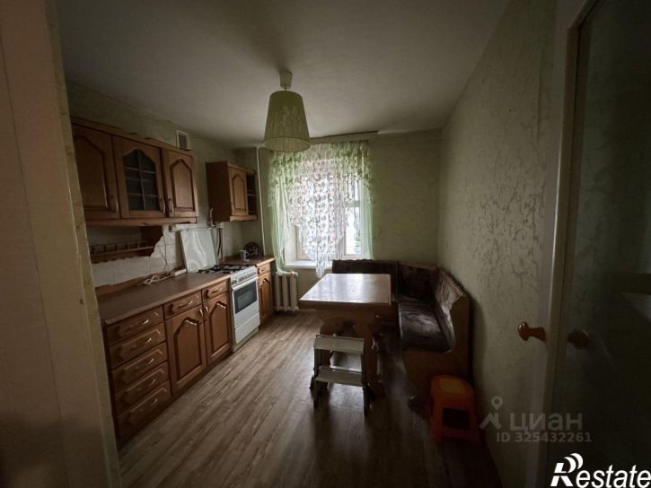 4-комн квартира ул Бурова-Петрова, 1,  д. 1
