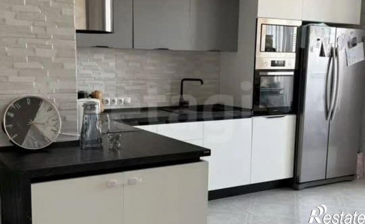 3-комн квартира жилой район Заозёрный, 4-й микрорайон, 31