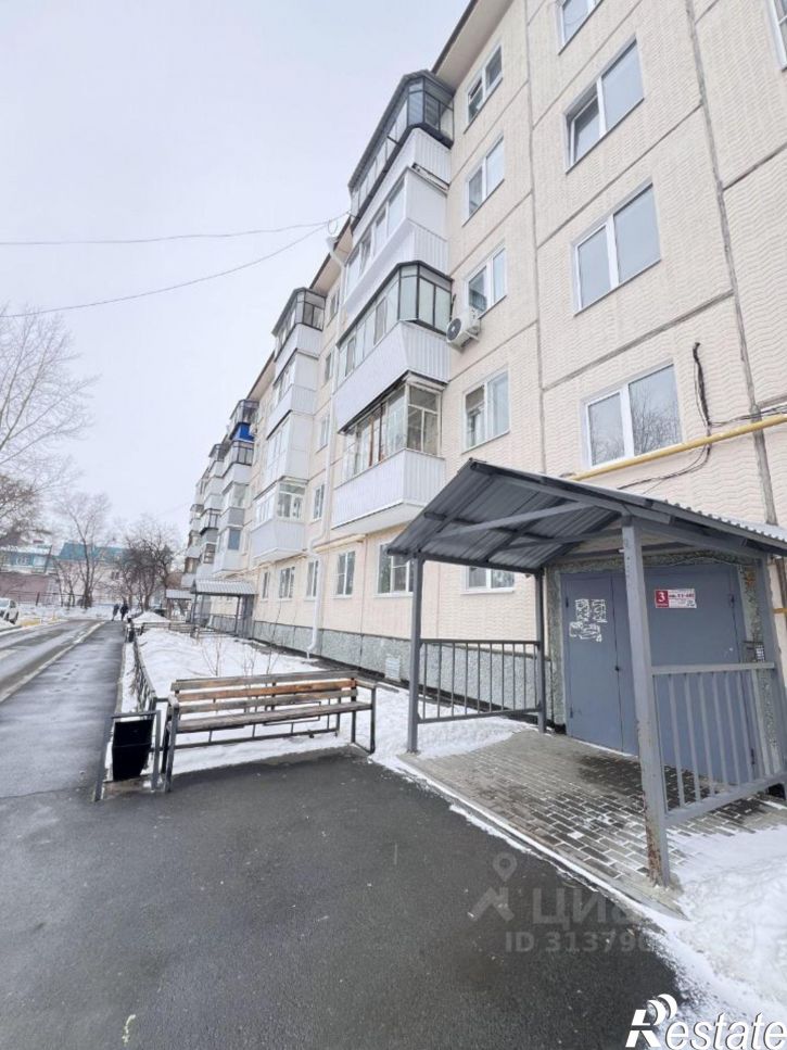 3-комн квартира пр-кт Конституции, 40,  д. 40