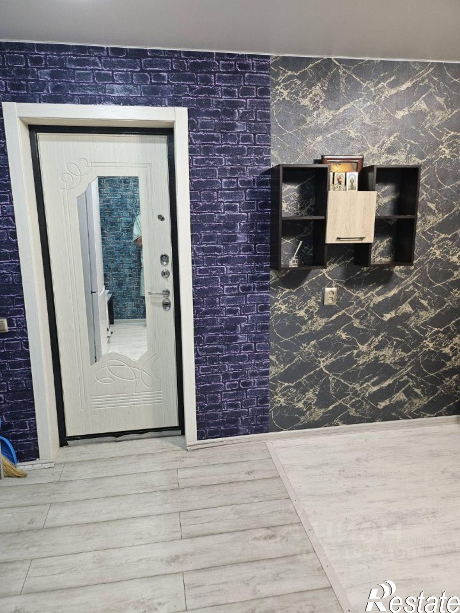 Сдать комнату за 12 000 рублей на ул Бурова-Петрова, 93