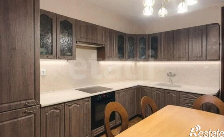 3-комн квартира жилой район Заозёрный, 6-й микрорайон, 18