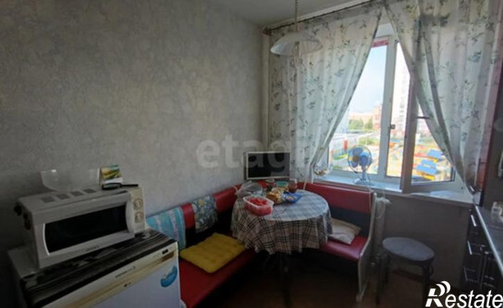3-комн квартира жилой район Заозёрный, 5-й микрорайон, 24