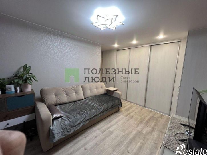 4-комн квартира ул Югова, 2,  д. 2