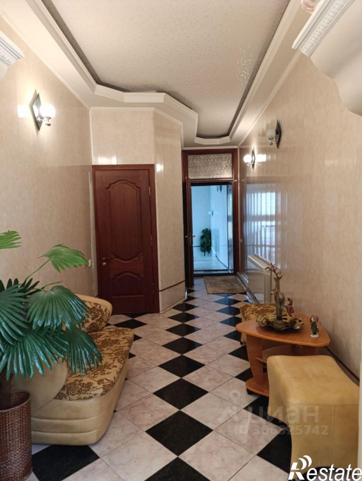 4-комн квартира пр-кт Машиностроителей, 6а,  д. 6а