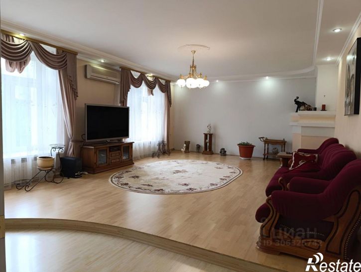 4-комн квартира пр-кт Машиностроителей, 6а,  д. 6а