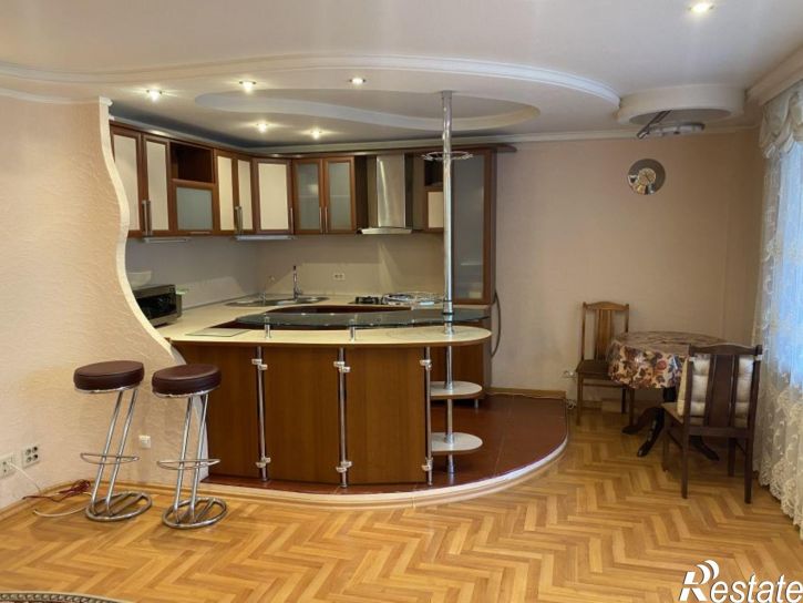 3-комн квартира Кремлева улица, 3