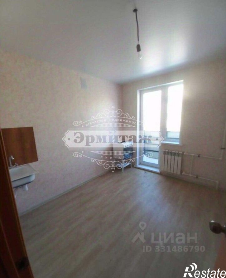 3-комн квартира улица Броневик, 2А