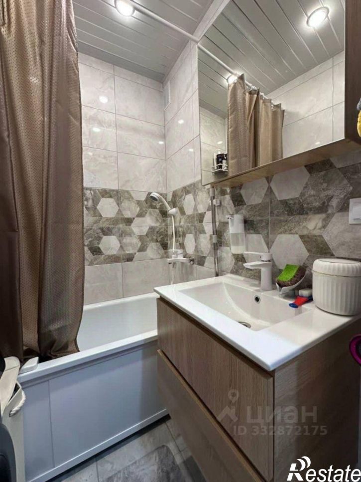 3-комн квартира ул Черняховского, 8а,  д. 8а