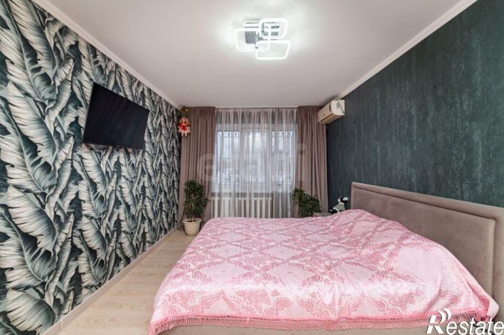 2-комн квартира Солнечный б-р, 4,  д. 4