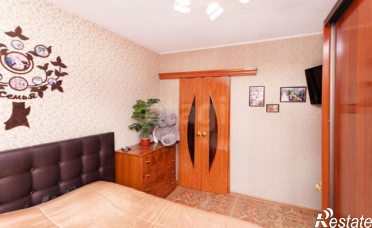 3-комн квартира жилой район Заозёрный, 1-й микрорайон, 25А