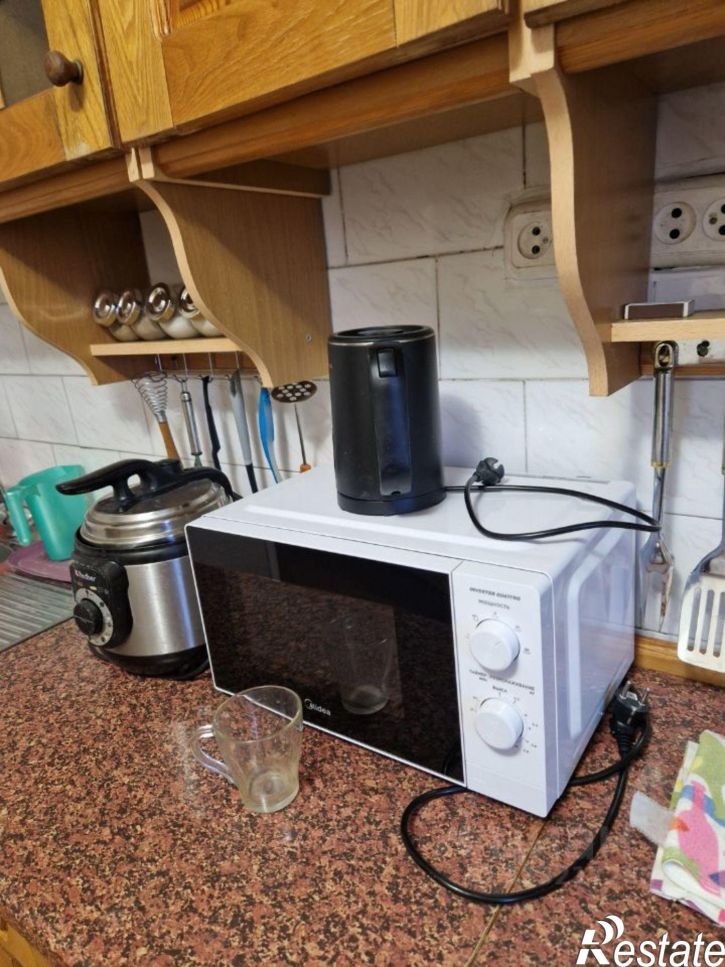 2-комн квартира ул Бурова-Петрова, 1,  д. 1