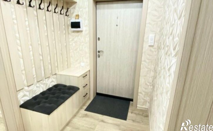 2-комн квартира Солнечный б-р, 35,  д. 35
