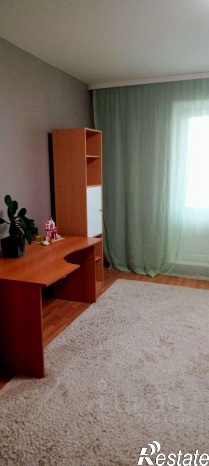 2-комн квартира жилой район Заозёрный, 4-й микрорайон, 24