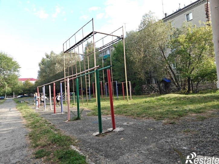 3-комн квартира ул Радионова, 12,  д. 12