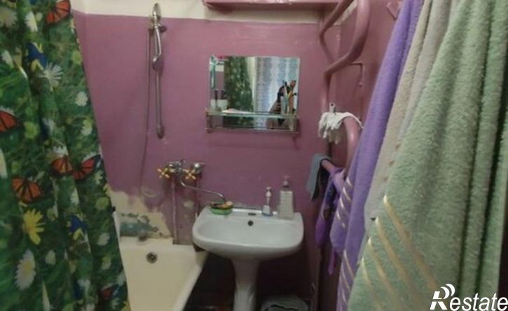 2-комн квартира пр-кт Конституции, 42,  д. 42