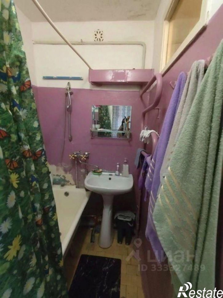 2-комн квартира пр-кт Конституции, 42,  д. 42