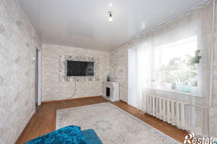 3-комн квартира пр-кт Конституции, 48,  д. 48