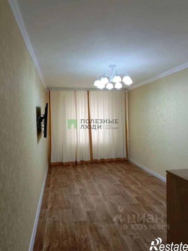 4-комн квартира Солнечный б-р, 1,  д. 1