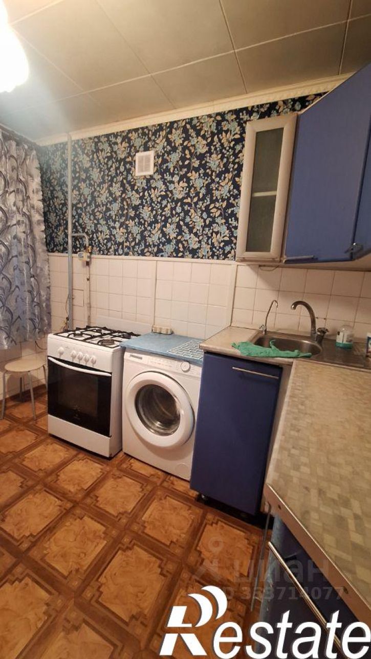 3-комн квартира проспект Конституции, 58А,  д. 58А