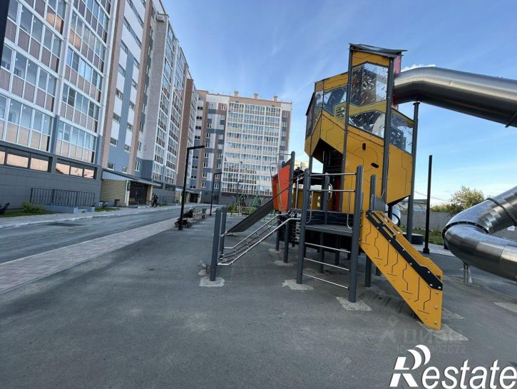 3-комн квартира улица Карбышева, 52,  д. 52