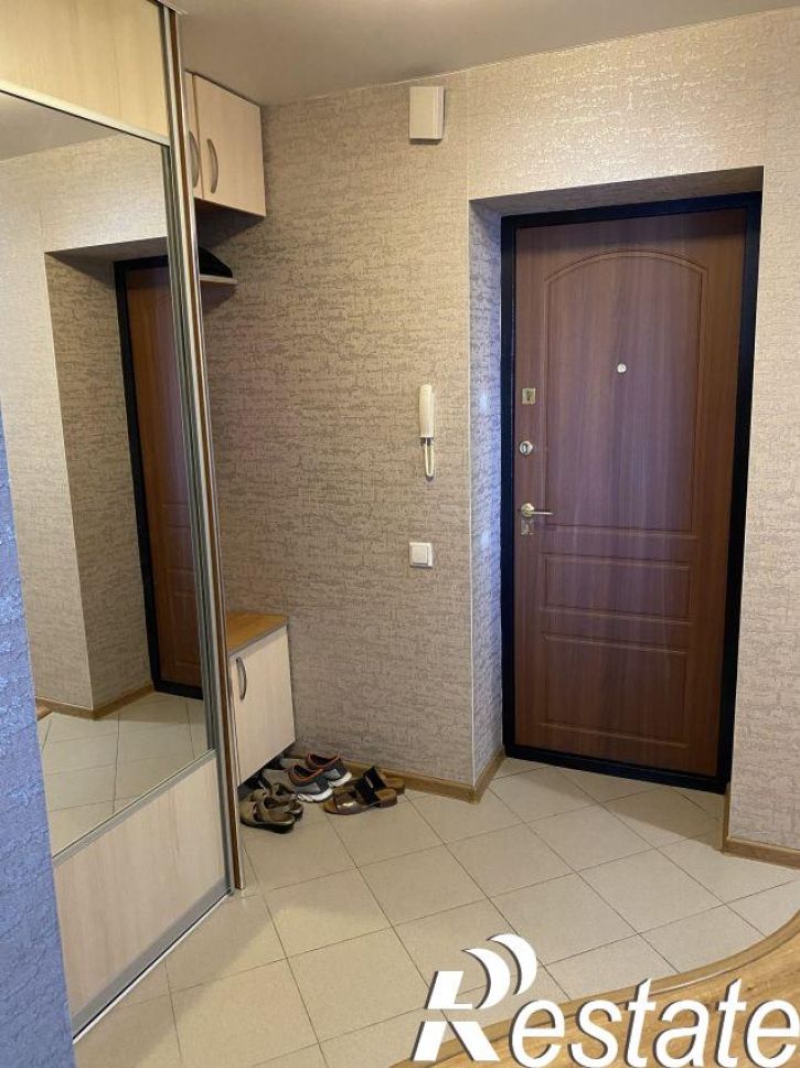 2-комн квартира Томина улица, 26