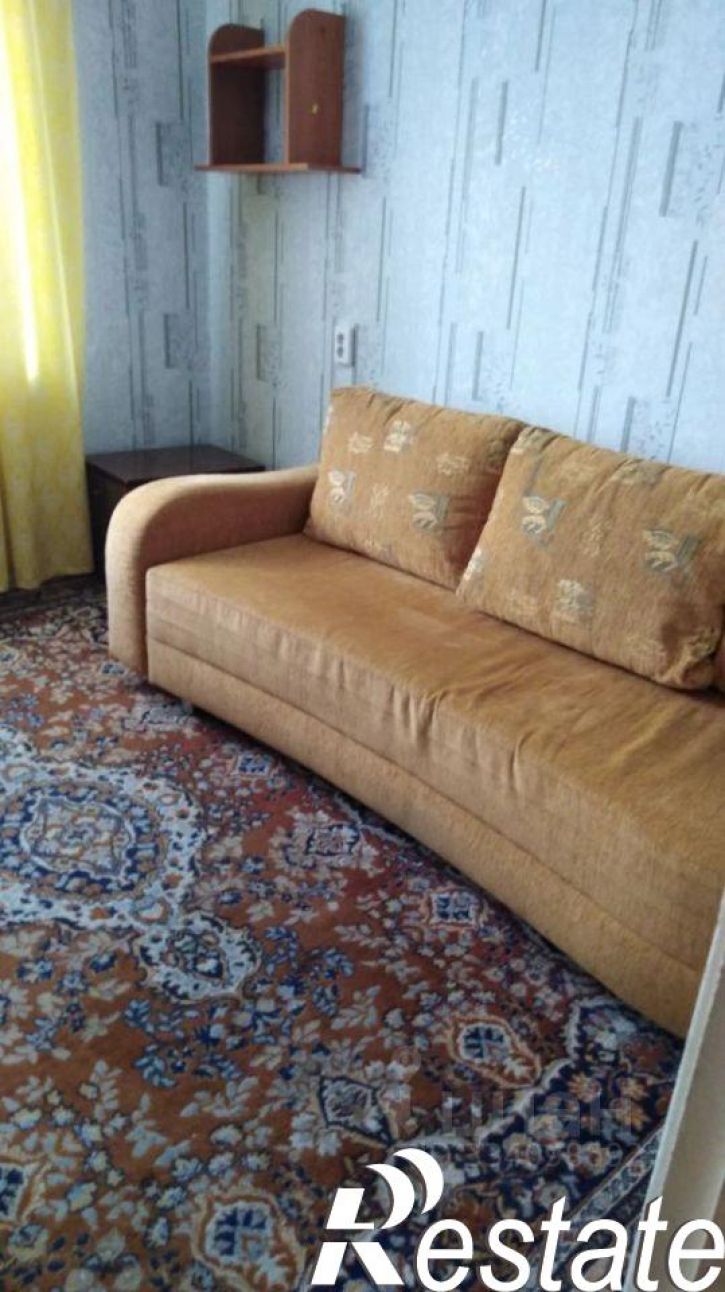 3-комн квартира жилой район Заозёрный, 6-й микрорайон, 4