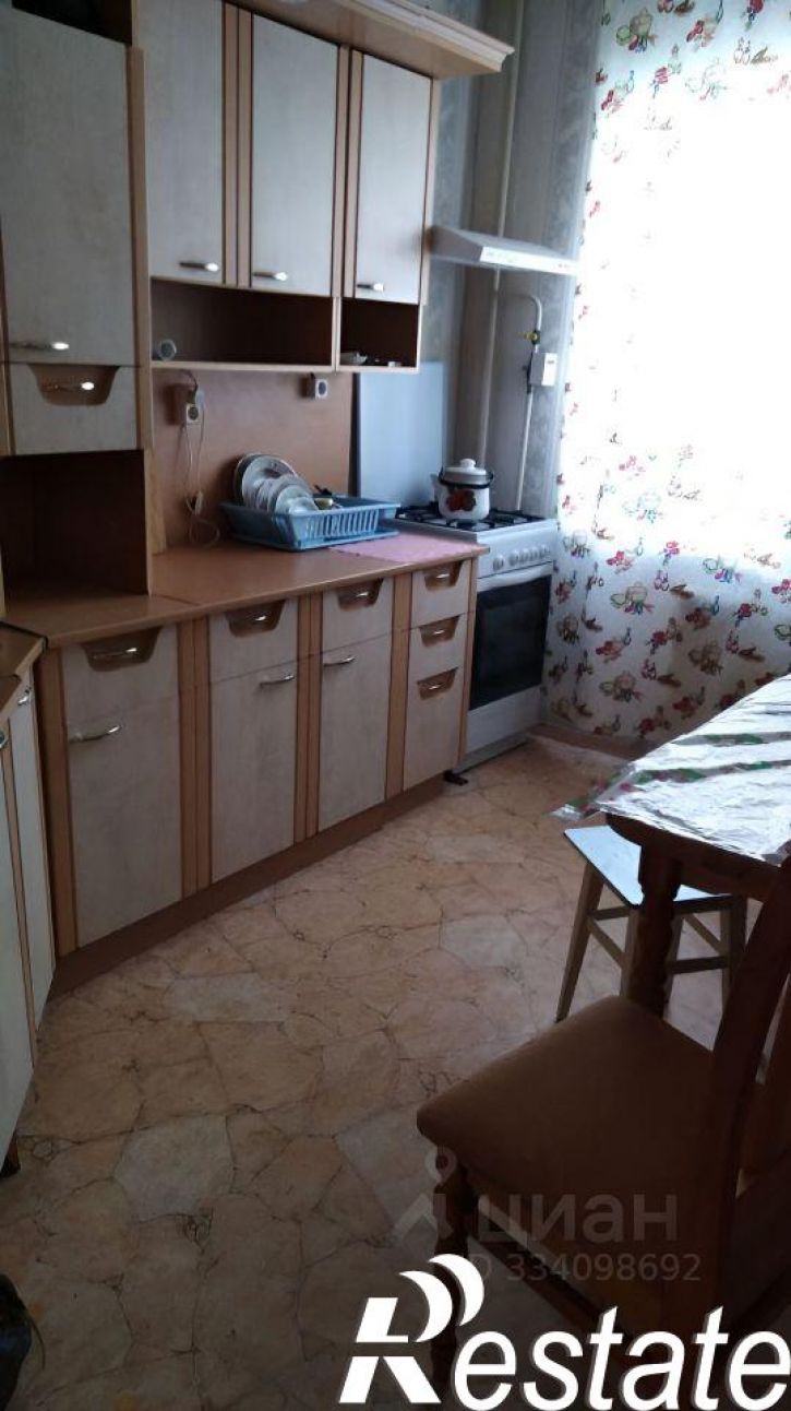 3-комн квартира жилой район Заозёрный, 6-й микрорайон, 4