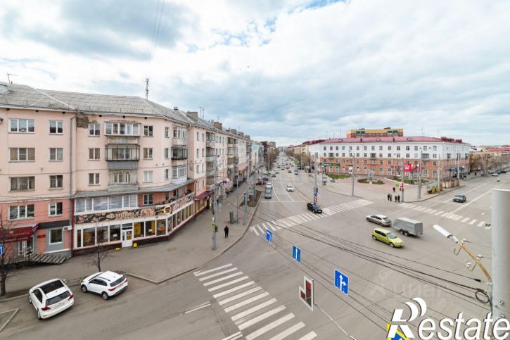 4-комн квартира улица Красина, 70,  д. 70