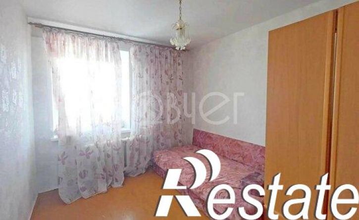 4-комн квартира улица Бурова-Петрова, 1,  д. 1