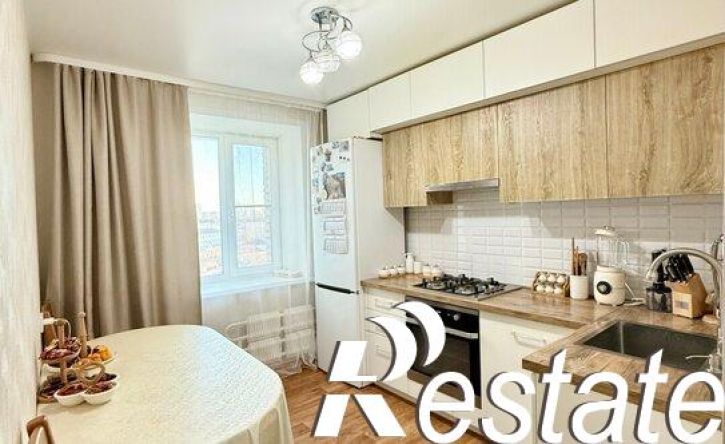 3-комн квартира улица Бурова-Петрова, 1,  д. 1