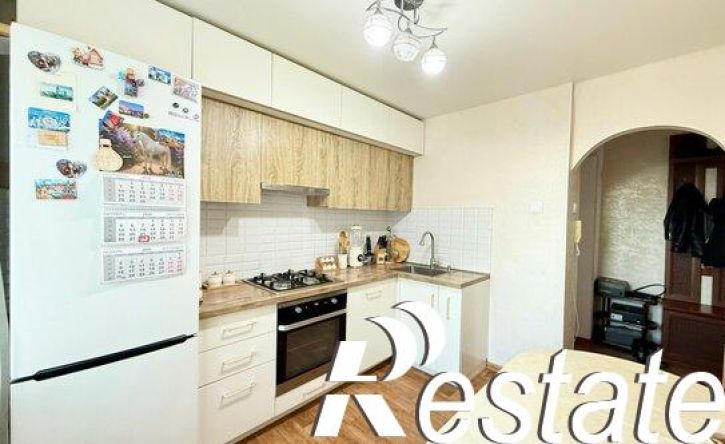 3-комн квартира улица Бурова-Петрова, 1,  д. 1