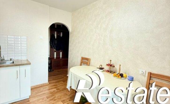 3-комн квартира улица Бурова-Петрова, 1,  д. 1